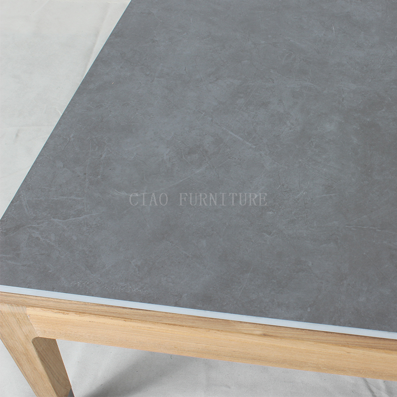 Quadratischer moderner Gartentisch aus grauem Holzschiefer
